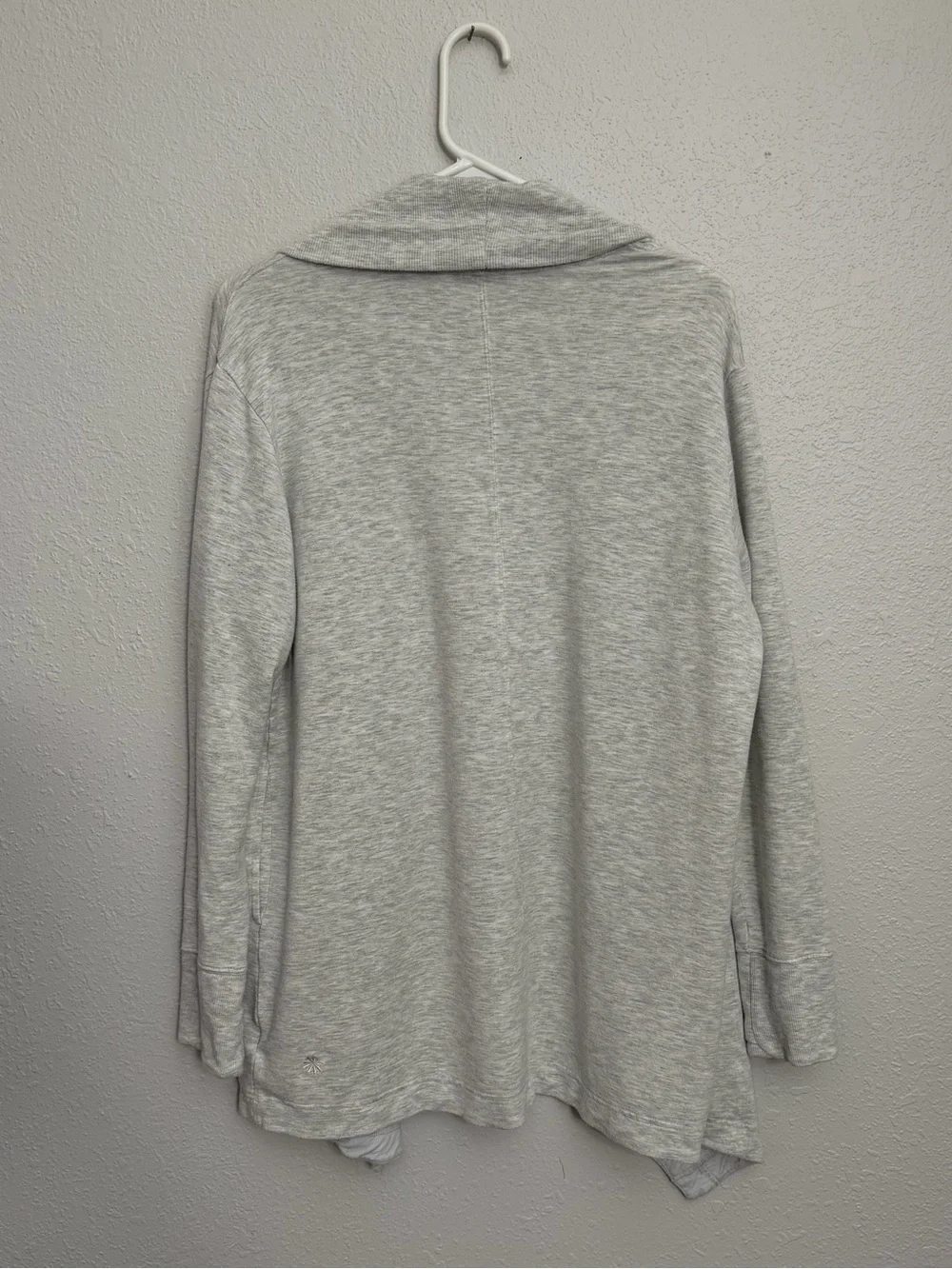 Athleta Pranayama Restore Wrap Heather Grey